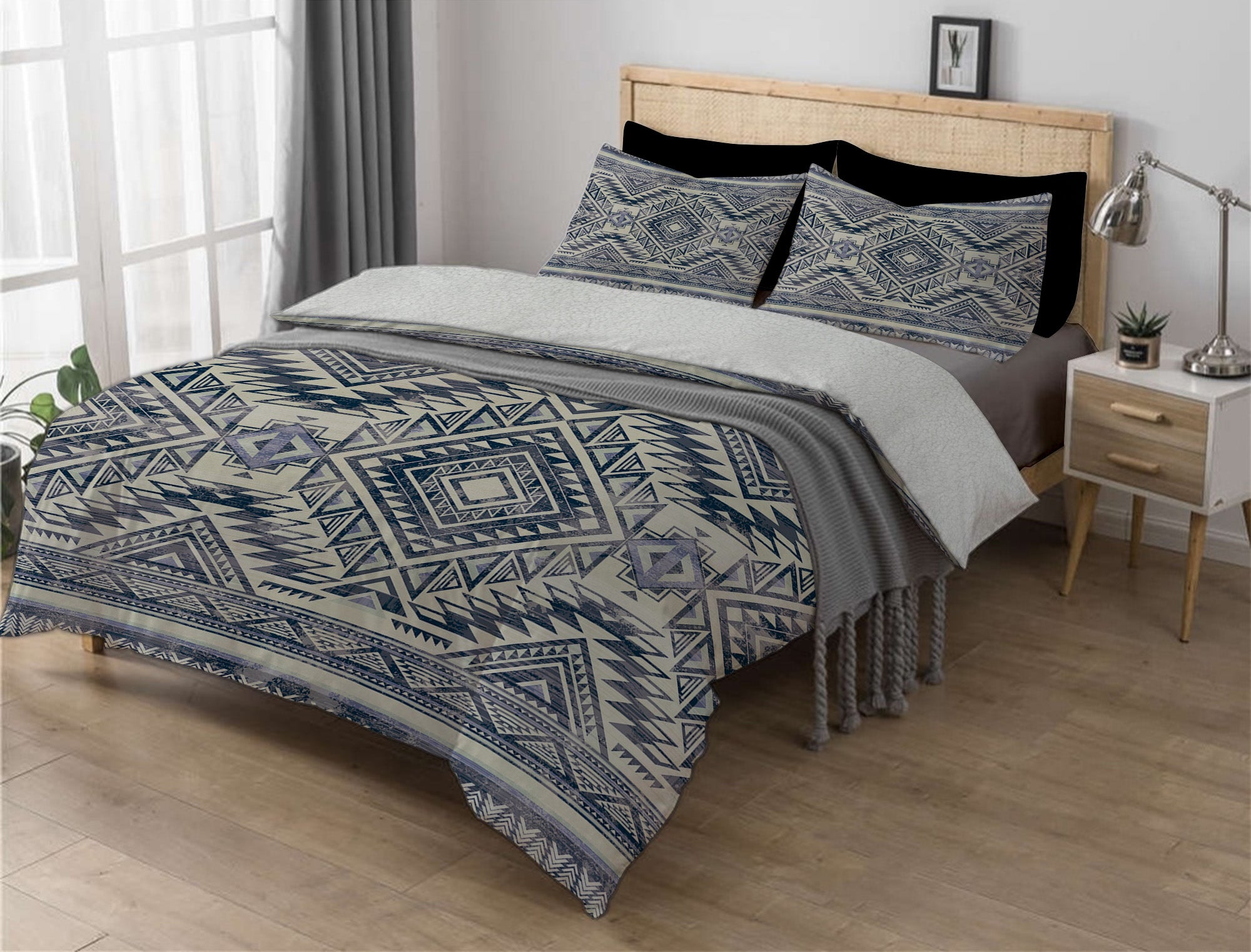 Animikii Sherpa Comforter Set