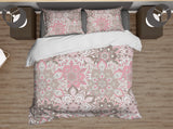 Landebert Comforter Set